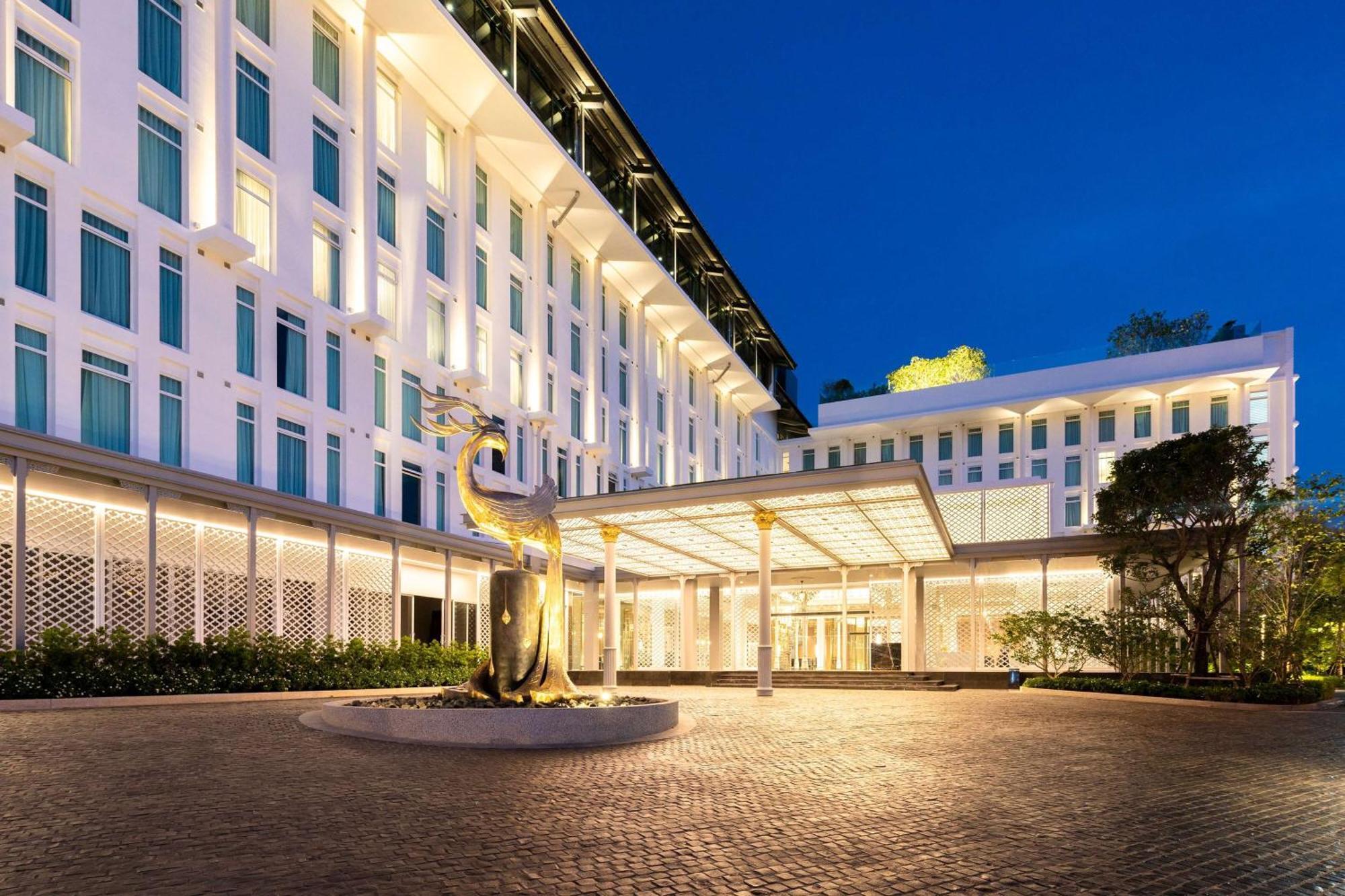 Hotel Ramada Plaza By Wyndham Chao Fah Phuket Exterior foto